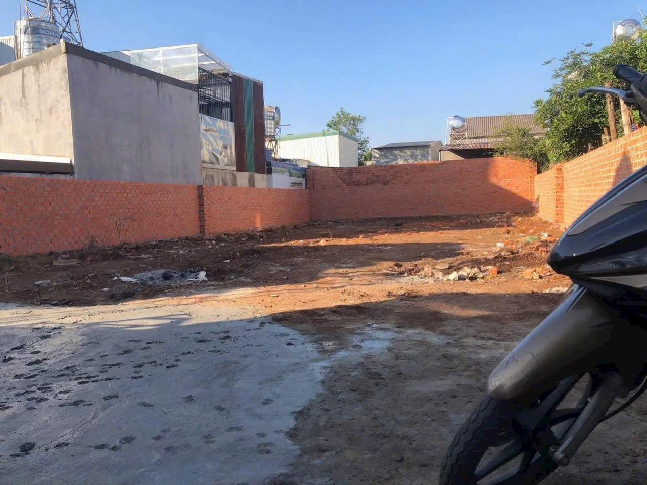 Đất Xây Nhà Vườn Hẻm 434 YMoan (10x20m TC 120m) Chỉ 2.550 Tỷ