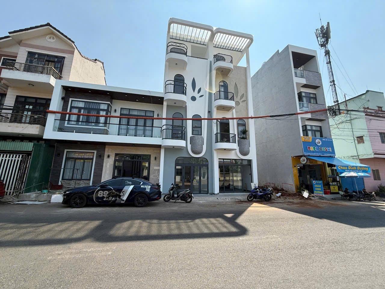 NHÀ 4 TẦNG MẶT TIỀN KINH DOANH PHẠM HÙNG (QH 30M) – TÂN AN