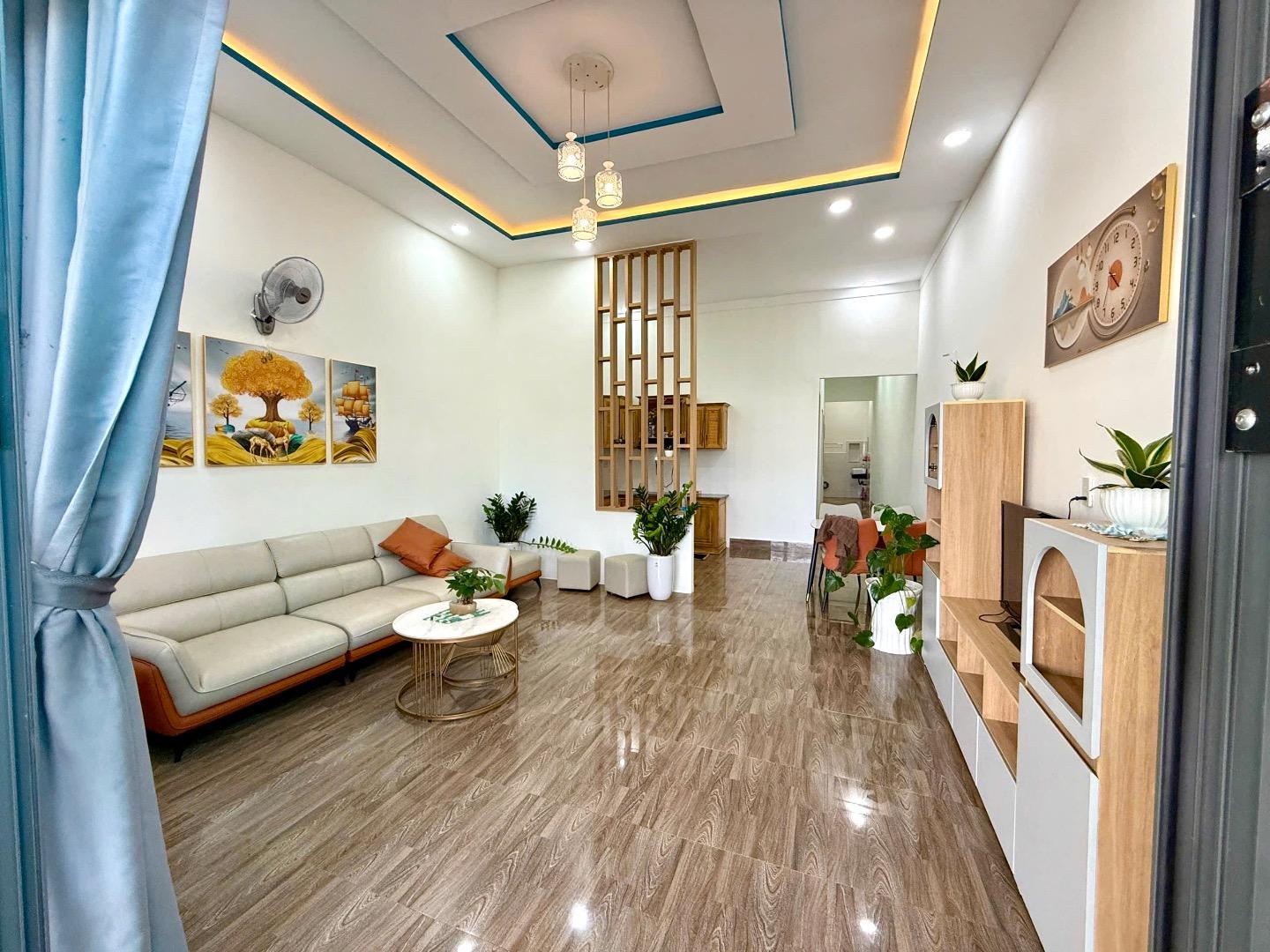 Nhà mt hẻm 434 ymoan 5x22m giá 3150