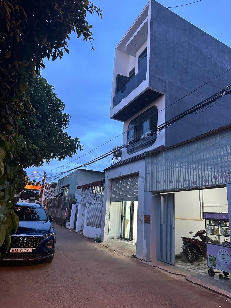 Bán nhà 1 trệt 2 lầu hẻm 327 ymoanl